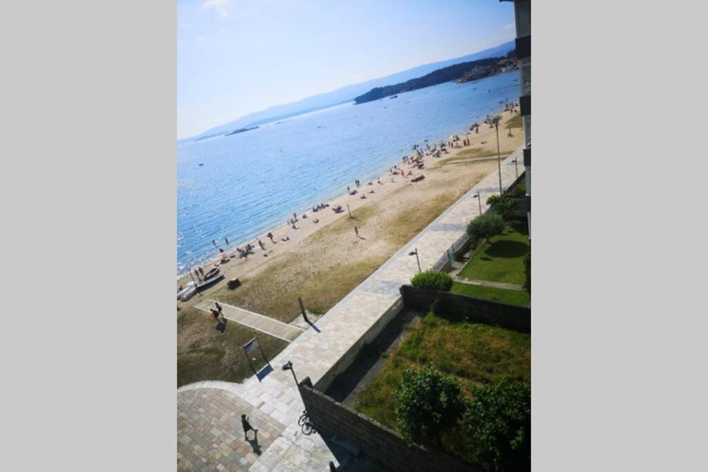 Precioso Apartamento En Primera Linea De Playa Vilagarcia de Arousa Exterior foto